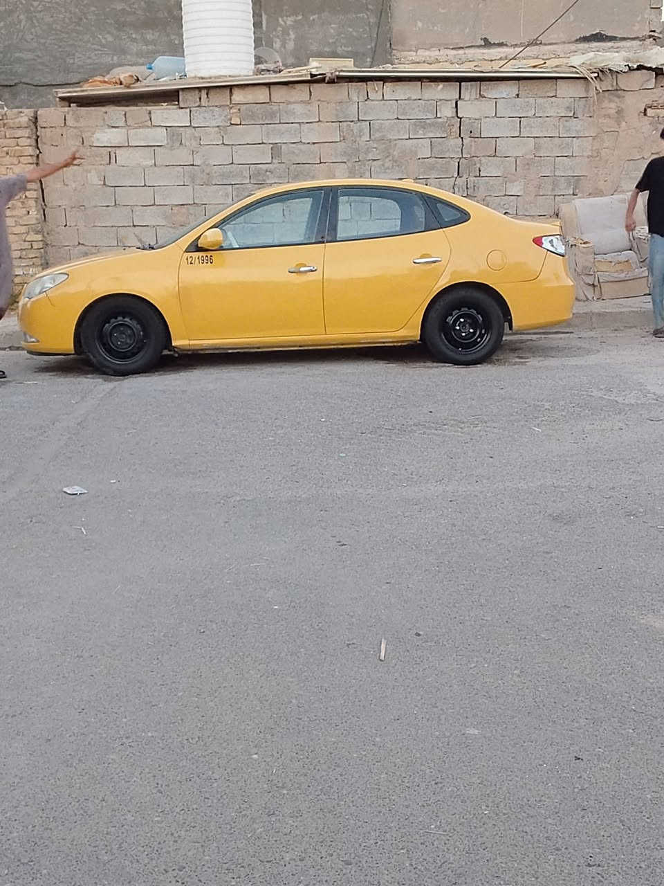 السلام عليكم الانترا موديل 2008 امريكي حادث جاملغ اليمن الأمامي وبيها طخه خفيفه بل جاملغ الخلفي مكينه 2000 شادها جديده خير من الله صدرها يخبل بس عندي بي طكطكه بل دبل الخلفي تخم تاير بسمي السياره تحويل ثاني هيئة غرمات مصفره سنويه صارلها شهرين من صاقطه مكان سيارة بغداد المحمودية ***********
