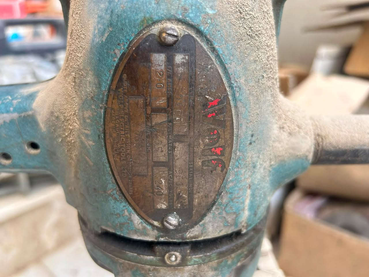 السلام عليكم 
drill wolf 
made in England
التواصل على ***********
