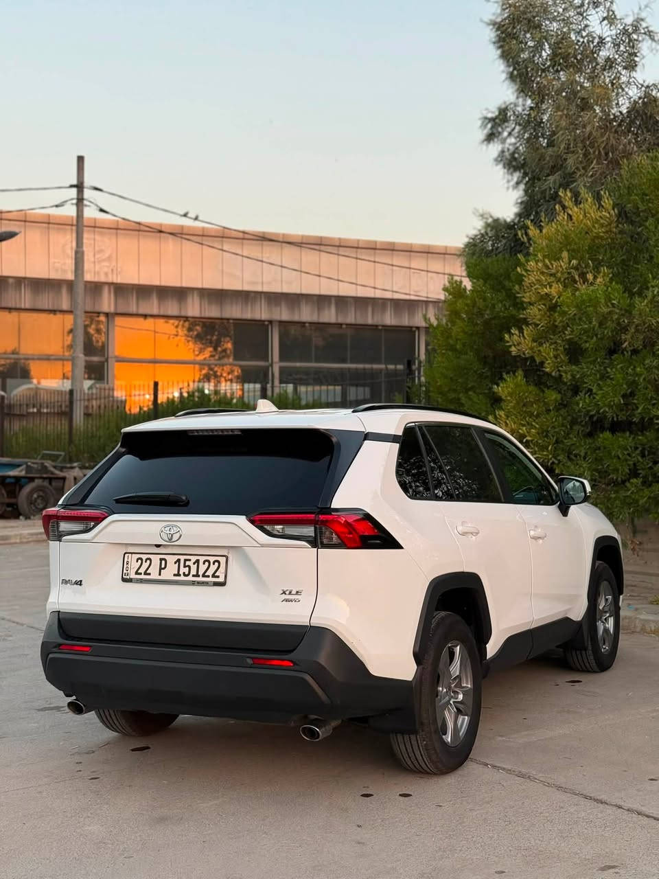 سلام عليكم سعر بلاشش 💣🔥
راف فور XLE AWD.
موديل2024
الضر:بيها قطعة جاملغ امامي جهة سايق صبخ  
بدون دواخل
فول فول مواصفات
ماشي 23,000 ميل
ملاحزاد بيها مكانين صغير تعديل 
سياره رقم اربيل تحويل + وكالة شرط 
رقم شاصي موجود داخل الصور
2T3P1RFV5RC464107
للتواصل *********** واتساب +كورك
