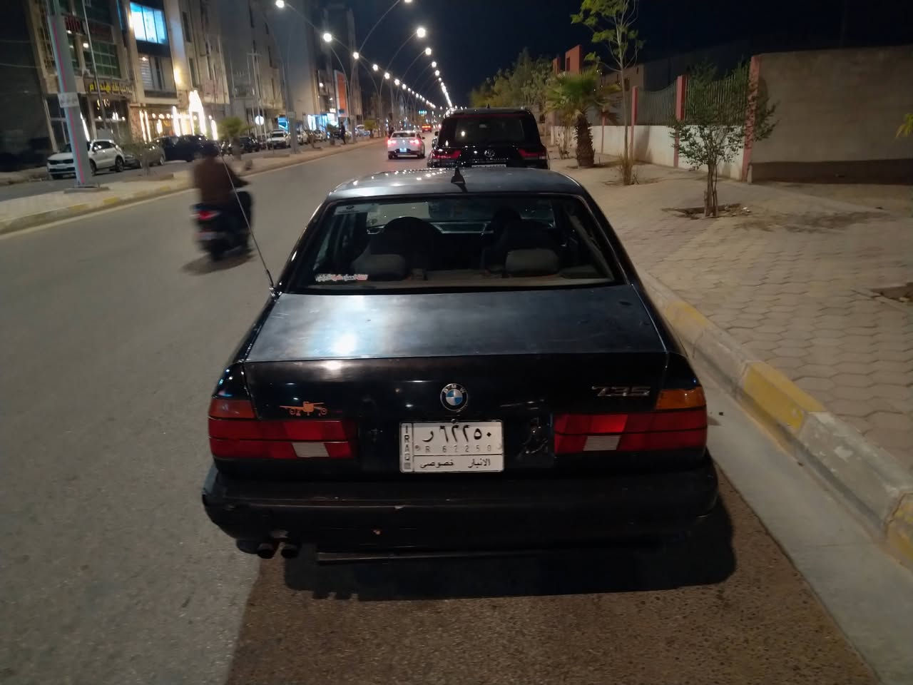 السلام عليكم  للبيع او المراوس حسب القناعه  BMW موديل 1991 رقم انبار تحويل مباشر محرك وكير جدد كهربائياتها كلها شغال 
صدر يرادله ترتيب 
تراي ونشاط فول 
 تخم تاير ويل كب 
سلايت سياره حلوه السعر 35 ورقه  وبيها مجال للطيبين 
العنوان الرمادي للاستفسار هاتف ***********
