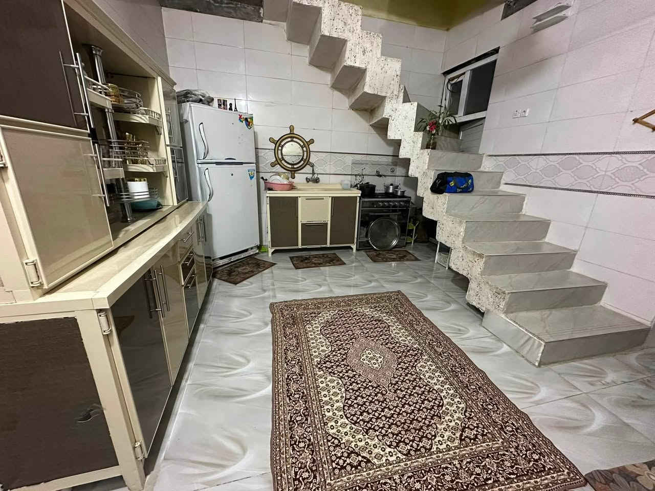 دار للبيع 100 متر طابقين يحتوي على 3 غرف نوم طابو ملك صرف سنة البناء 2018 بناء نضيف جدا 
وموقع جيد جدا قرب المدراس 
في كركوك - حي العسكري قرب مدرسة سدن 
السعر : 95 مليون وبي مجال 
***********
