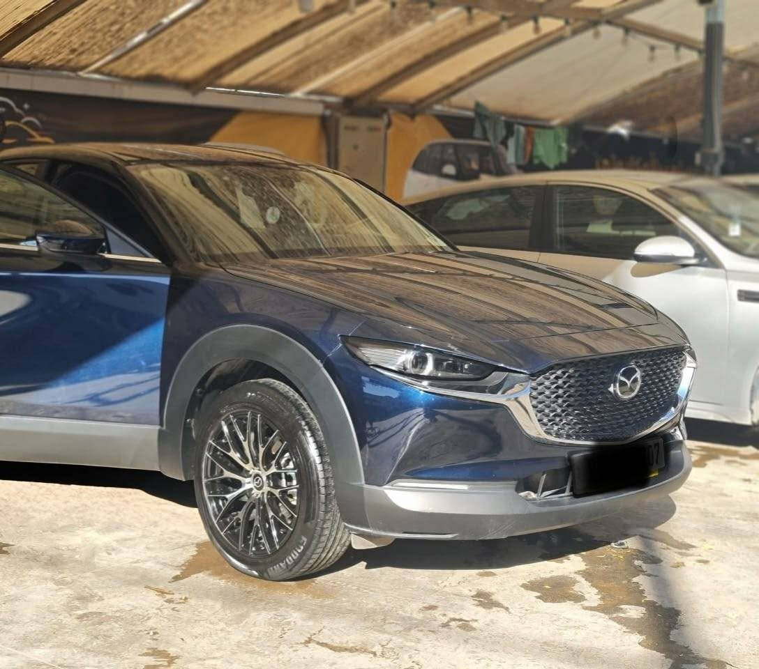 Mazda CX30 2021 
مواصەفات select و دەبڵ ئەکسل نییە مەرغوب،
دوو پارچە بۆیاخ، دەرگا و چەمەلەغی لای سایەق بۆیاخە و حادیسەکەی خەفیفە و ٨٨٠٠٠ کم ڕۆشتوە و لە ٨٧٠٠٠ هایدرۆلیگی گێڕ گۆڕاوە لەگەڵ ڕۆنا.
*********** السليمانية, العراق
