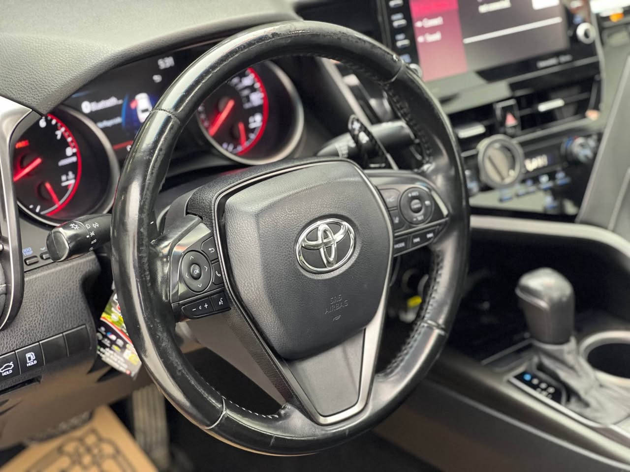 Toyota Camry 2021
تويوتا كامري ٢٠٢١
 مواصفات XSE فول مواصفات لون نيلي  

مكينة ٤سلندر حجم٢.٥لتر 
ماشية 95,000 ميل و بحالة ممتازة 

السيارة صفحة السكن و السقف مو صبغ الباقي صبغ بدون دواخل بدون ايرباك کلش حلوة و مرتبة ما بيها مصرف 

السیارة مرقمة رقم دهوک الدولي شرط التحویل
مكفولة من كير و محرك و كهربائيات

علیها ١،٢٠٠،٠٠٠ غرامات تنزل من السعر 😍

و ب سعر بلااااش (148$) ورقة و بيها مجال بسيط

مكان السيارة

دهوك -معرض ارشف R-Shev
رقم51 من معارض التيرمينال 

***********
*********** دهوك, العراق
