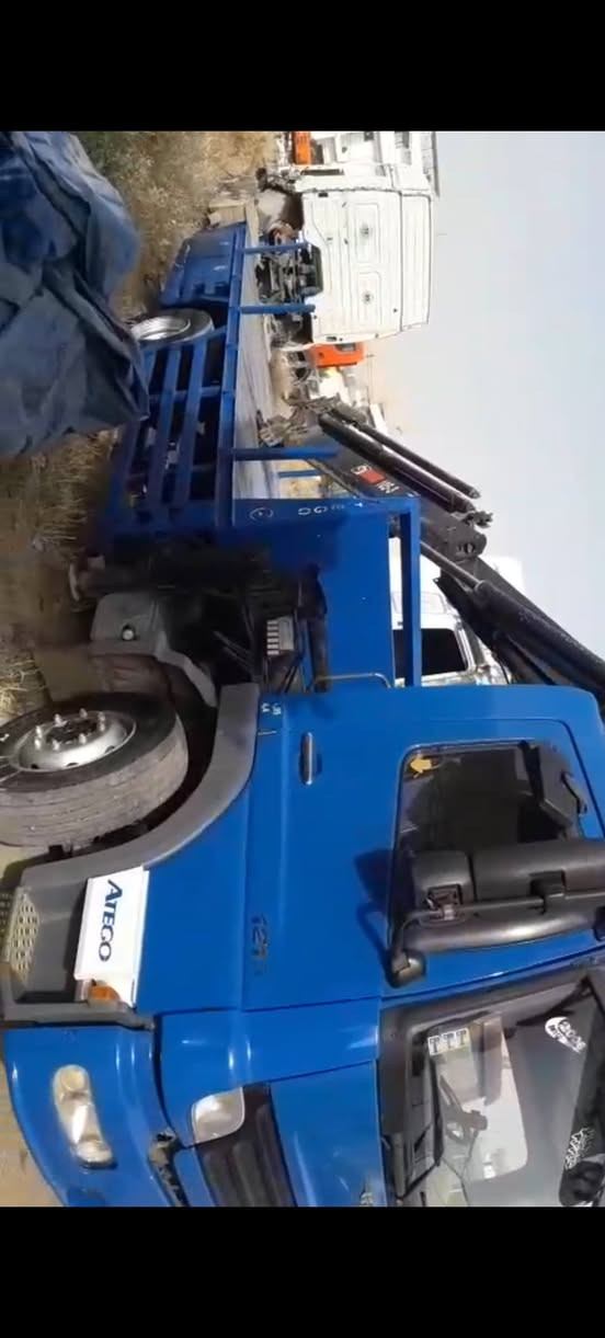 السلام عليكم اتيكو للبيع فحل 8 برغي 4 سنندر كرين هياب 5 طن مخالف 4 سلايت 3 دهن 1 يدوي ؛
 سياره جاهزه كفاله عامه؛؛ السنويه باسمي  وغير منتهيه *********** ؛ ***********
