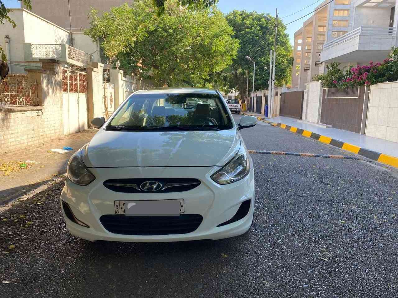 اكسنت خليجي كلين بدون صبغ 2012  بلو   لون ابيض ثلجي فول مواصفات سلايت رقم اربيل مكفول من صبغ والتبديل شرط التحويل مواصفات دبل كير اتماتيك وعادي  بلاجكتور اشاير مري  تحكمات استيرن  كاعية امدوشم جلد  و5 تايرات ويل كروم  محرك كبير قطرتين حجم 1600 تبريد ثلج مدخل  USB و ارباك وبلوتوث  وكامرة خلفي ماشي 165 الف رقم وسنوية جديد  سيارة  احلى من الصور  سعرة 95 ورقة وبي اشوية مجال مكاني كركوك ماابيع بالقسط ولا اروس بس بيع نقد رقم موبايل *********** كركوك, العراق
