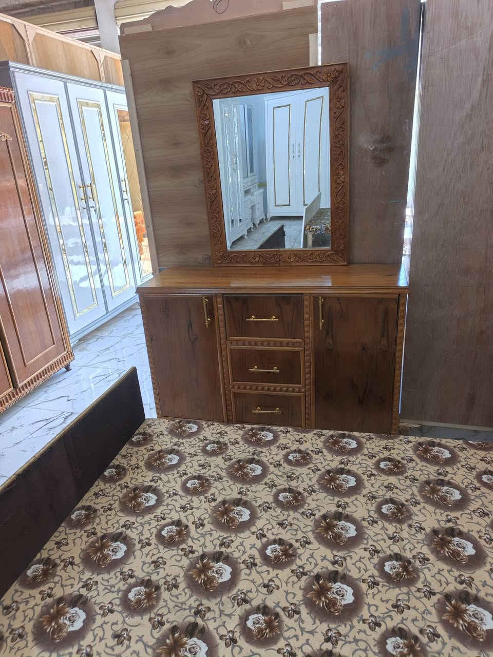 غرفة نوم مستعمل
بدون زاوية العنوان
تلعفر قرب جامع النور
***********
***********
