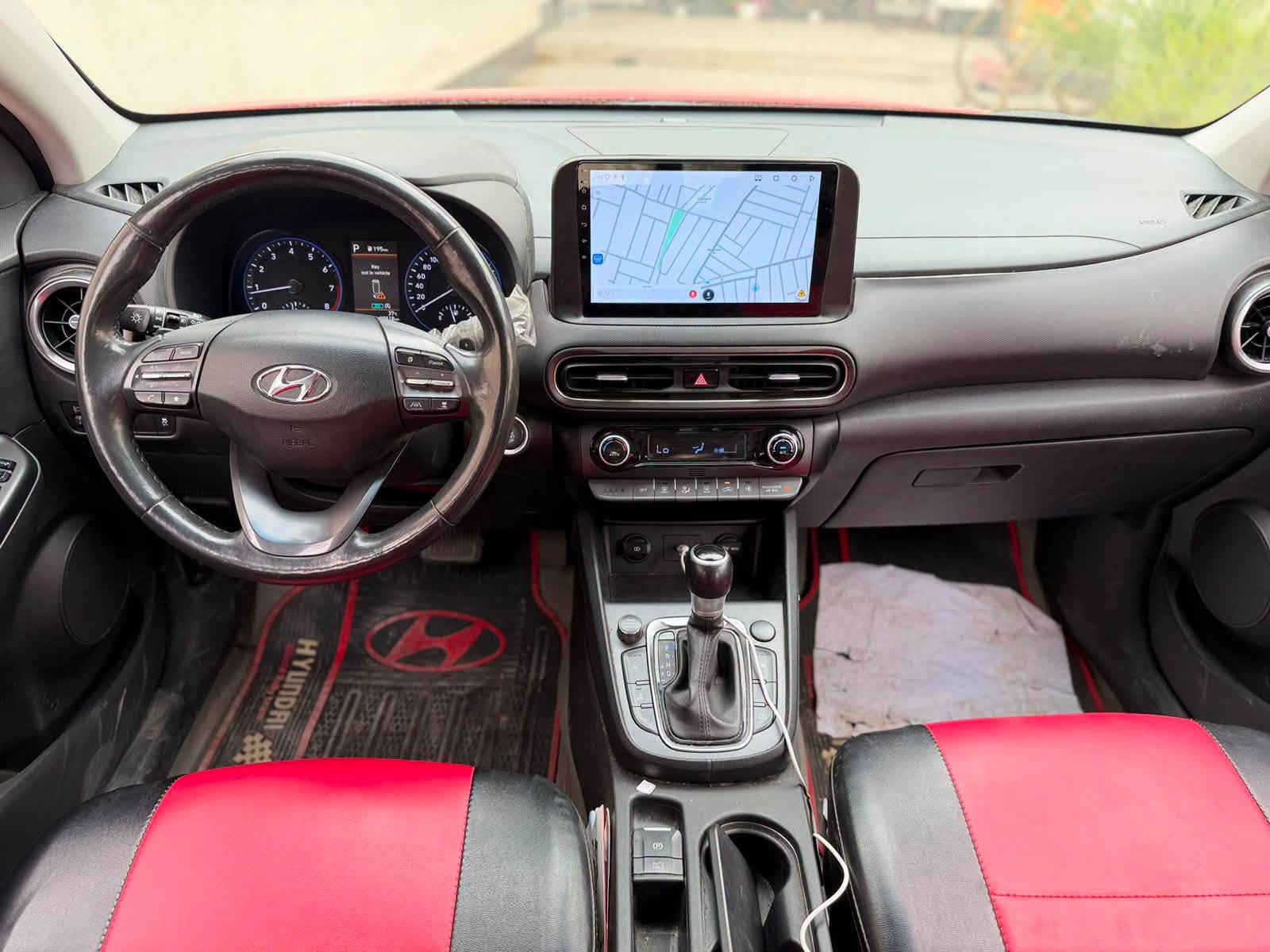 السلام عليكم
🚘 هيونداي كونه خليجيه2022 

السعر : 127$

سيارة بمواصفات مميزة وشكل 
الهاتف:***********

بيه البنيد جراد بس كلير والجاملغ الخلفي هم كلير 
✨ مواصفات السيارة:

بصمه 

* داخلية لون أسود مطعّمة بالأحمر

* كشنات شاموا 

* تبريد بالكشنات

* تدفئة بالكشنات

* تدفئة بالستيرن

* تحكم ستيرن 

* شحن وايرلس

* نقاط عمياء جانبية

* رادار أمامي

* رادارات وأنظمة أمان

* لايت زينون 

* بك لايت  LED

* ويل كاب كروم

شاشه قطعه وحده تاب 

اناره داخليه محيطيه

ماوس تحكم بالمودات 

محرك كير كفاله مكينه 2000 دوش

* السيارة ابسمي 

📍 مكان تواجد السيارة: بغداد البلديات
