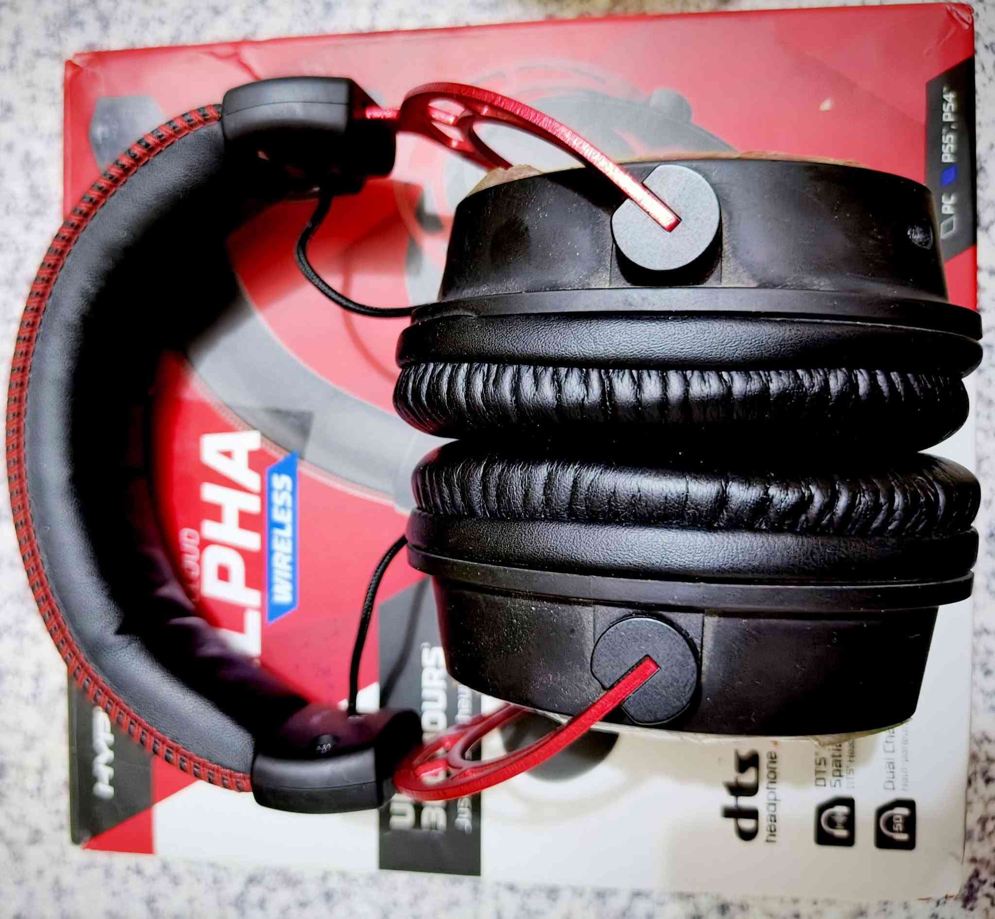 HyperX Cloud Alpha • لاسلكي • بطارية ٣٠٠ ساعة