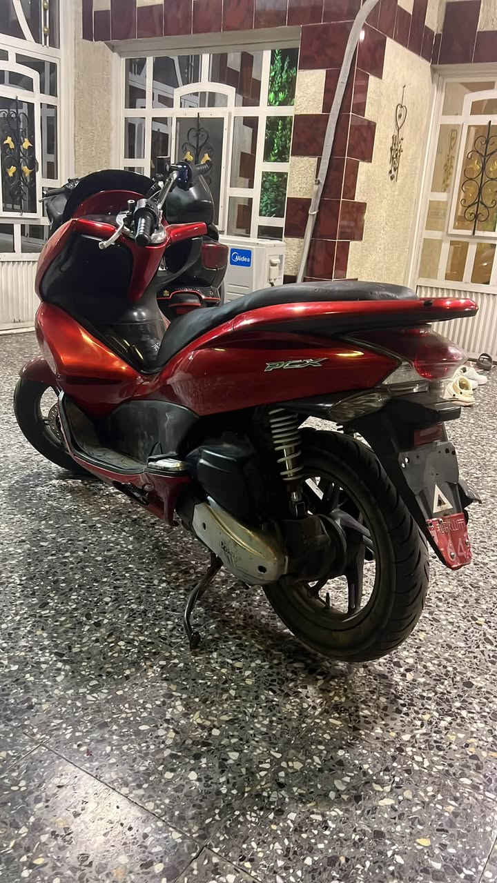 للبيع pcx جيل اول مكينة 125  السعر خاص دراجة شلعة و معدل خير من الله كلشي ما ناقصها بيهة ملاحضات بسيطة بل كفرات مكاني بغداد للاستفسار *********** توصل واتساب
