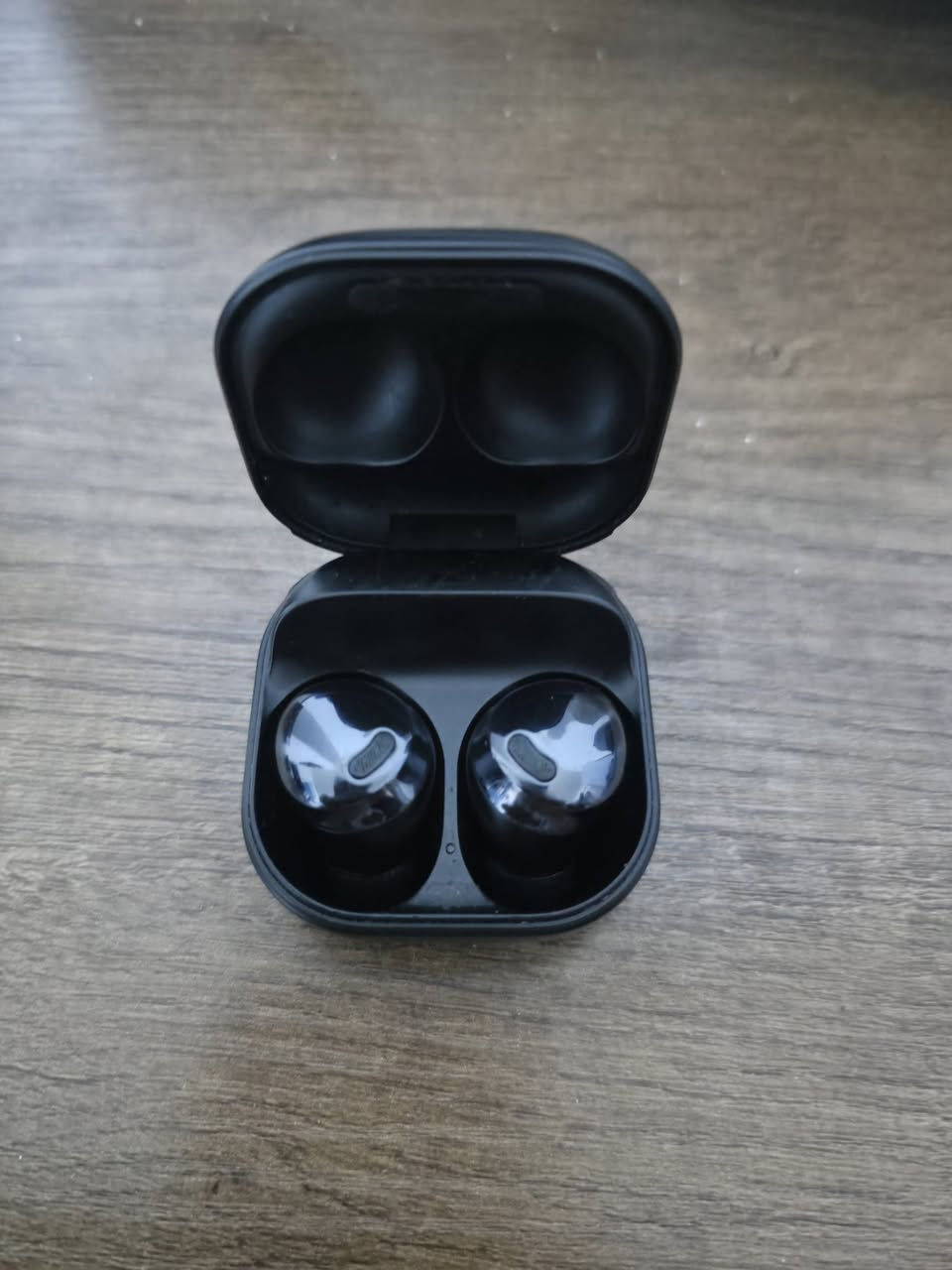 سماعات سامسونك للبيع
Samsung buds 3 pro عين الفهد نضيفة
السعر 125 مع كفر حماية اصلي وكارتون 
Samsung buds pro نضيفه بدون ملحقات 
السعر 60 الف 
مكاني بابل-الحلة 
***********
