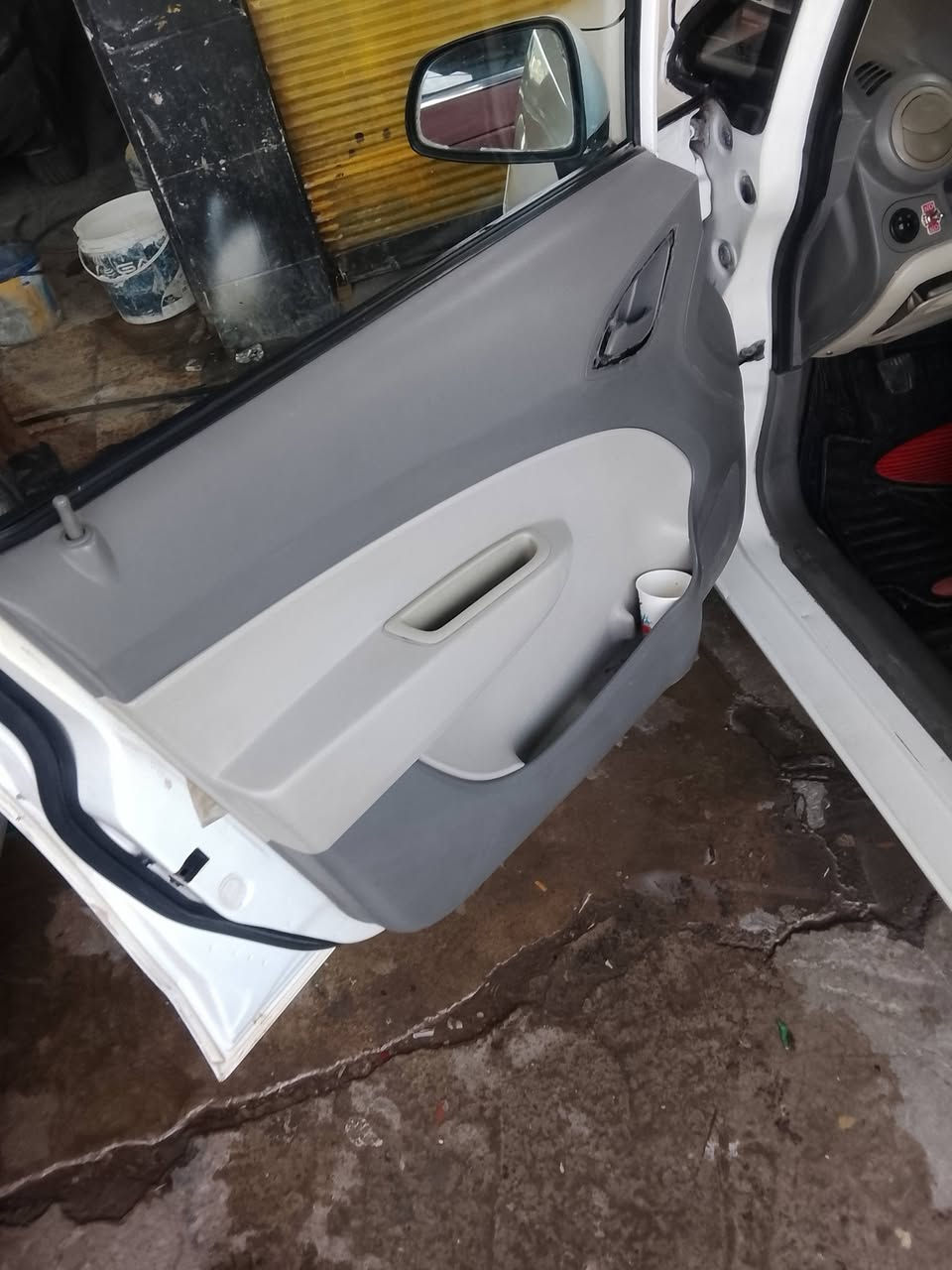 سوفريلت ٢٠١٢ فقط وكاله كير عادي سعر ٣١
اوبل ١٩٩٣ رقم دالي سنويه عضم عاج شرط تحويل سعر ١٣ 
رقم واتس اب ***********

