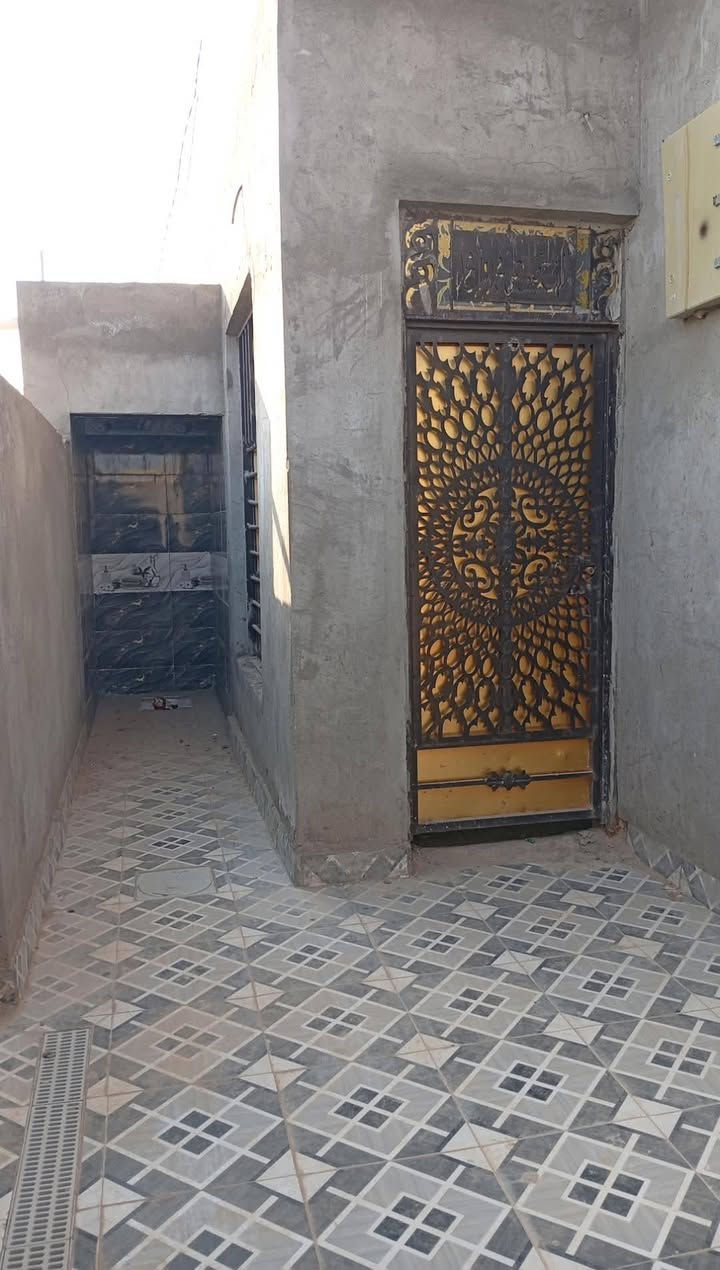 السلام عليكم دار للبيع بناء جديد واقعه في حي الإمام رضا المساحة ٢٠٠ متر الاتصال ع رقم تالي ***********
***********
