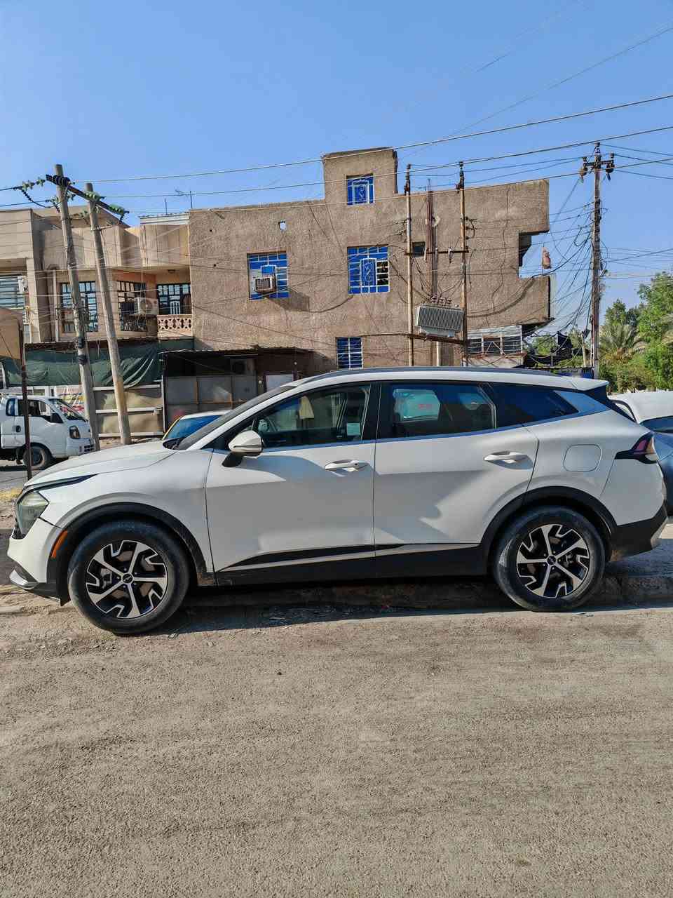 سبورتج 2023 هايبرد Ex
سيارة وارد امريكي ماشية 54 الف مايل
حادثها جانبي بيها قطعه تبديل الي هيه باب و الباقي كله على وضعها و تصليح موجود صور الحادث

السيارة بيها صوت طكطه بالتشغيل اعتقد بيها راجز حسب ما سئلت الي ياخذها هو يصلحها ما احب اصلح سياره صراحه
الرقم بغداد
السعر 175 ورقة بيها مجال قليل كلش حك الجية
سيارة معروفة مواصفاتها كير ماوس حساسات بكل مكان محرك 1600 تيربو + هايبرد سيارة اقتصادية و عملية

*********** رقمي
