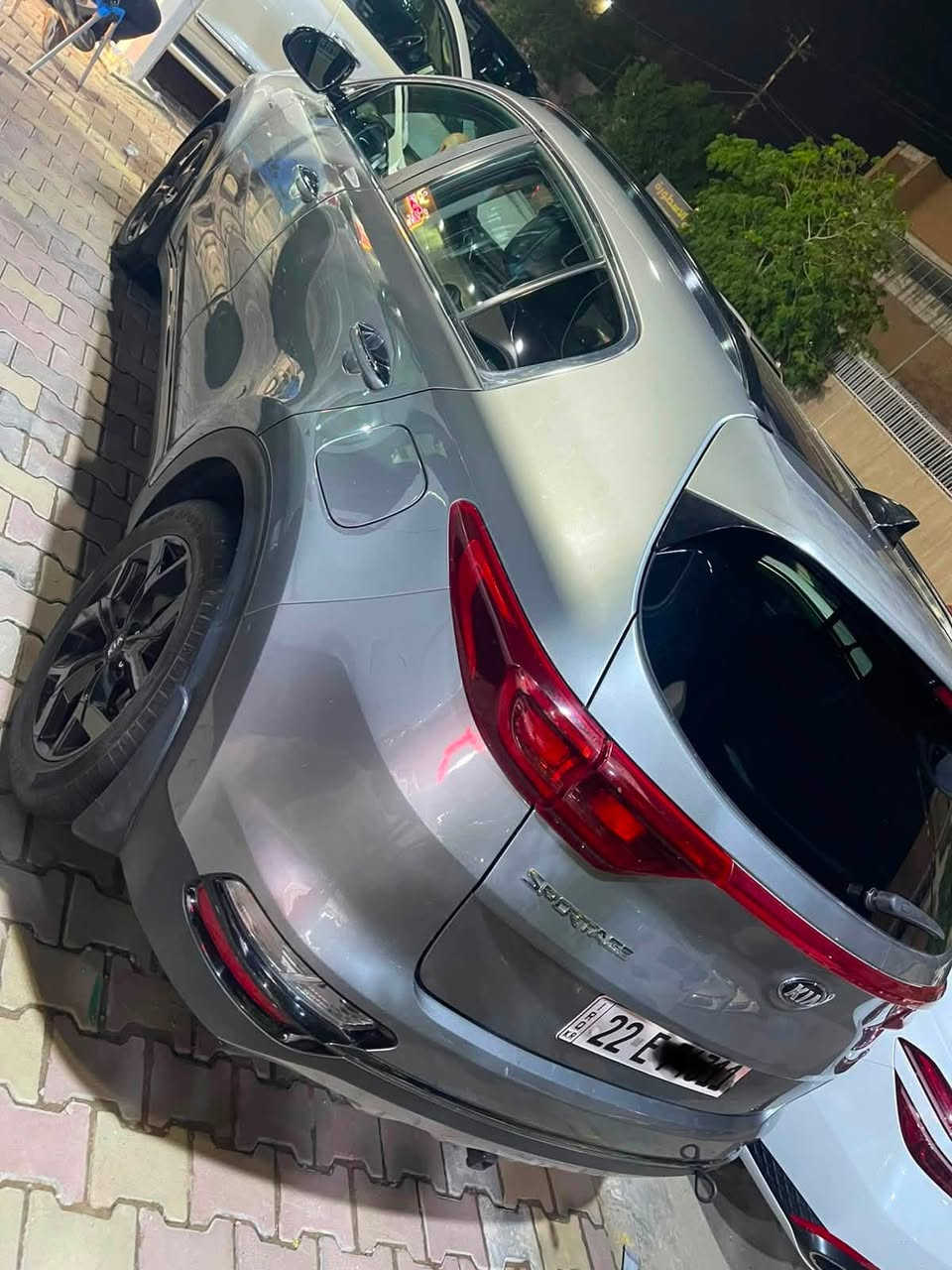 السلام عليكم للبيع سبورتج موديل ٢١فول مواصفات ex
حادثها جاملغ ايمن وباب بدون ايرباك 

بدون اي دواخل  

سيارة ماشية٤١ الف  رقم اربيل دولي صدر جديد تخم تاير تبريد ثلج  محرك ٢٤٠٠ مفتوح  تجي اعلى فئة 

بانوراما 

بصمة 

كشنات كهرباء 

ردار امامي 

رادار خلفي 

رادار جانبي 

فور ويل 

انحدار 

سايد بريك بصمة 

صندوك كهرباء 

لايت عالي ناصي هيلوجين 

مري شفط. تدفئة بلكشنات 

وبعد بيها مواصفات 

مكاني بغداد البنوك 

السعر١٥٠ وبيها مجال لشراي 

هذة رقمي ***********

غير متواجد علفيس الشراي يتصل
