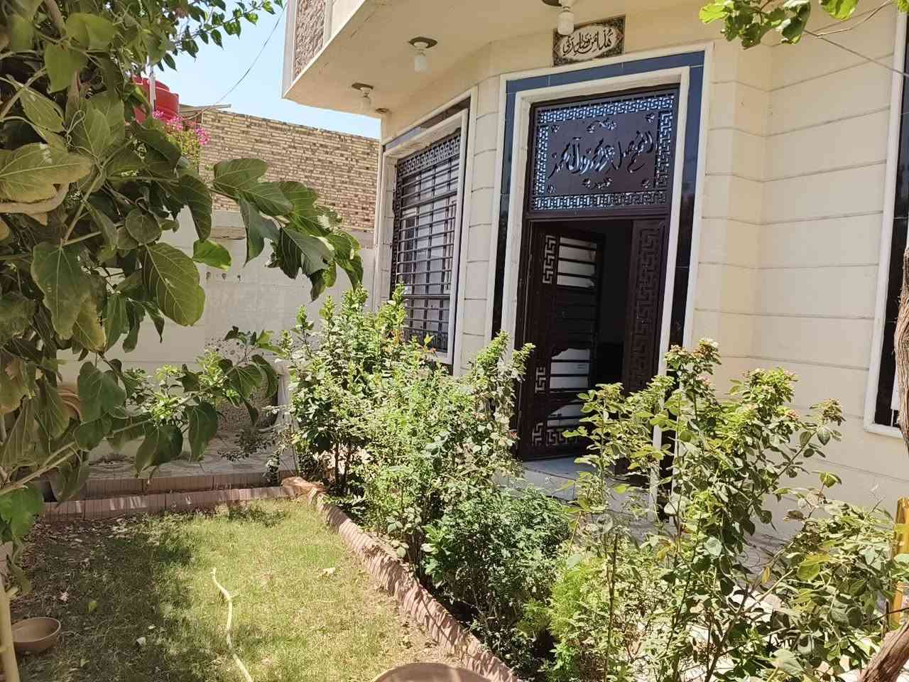 بيت للبيع ٢٥٠ متر واجهه ١٢ ونص نزال ٢٠ طابو زراعي سند ٢٥ تحويل بيت حديث يتكون من حديقه كراج صحيات خارجيه واستقبال ومطبخ وهول كبير + كلدور وغرفتين نوم جوه وثالثه فوك بيت جدا مرتب عنوان حله ورديه خلف شركة ابو كيره السعر ١٢٠ وبي مجال وممكن يباع مع الاثاث حسب الاتفاق اي استفسار عالرقم *********** بي اتساب ايظا
