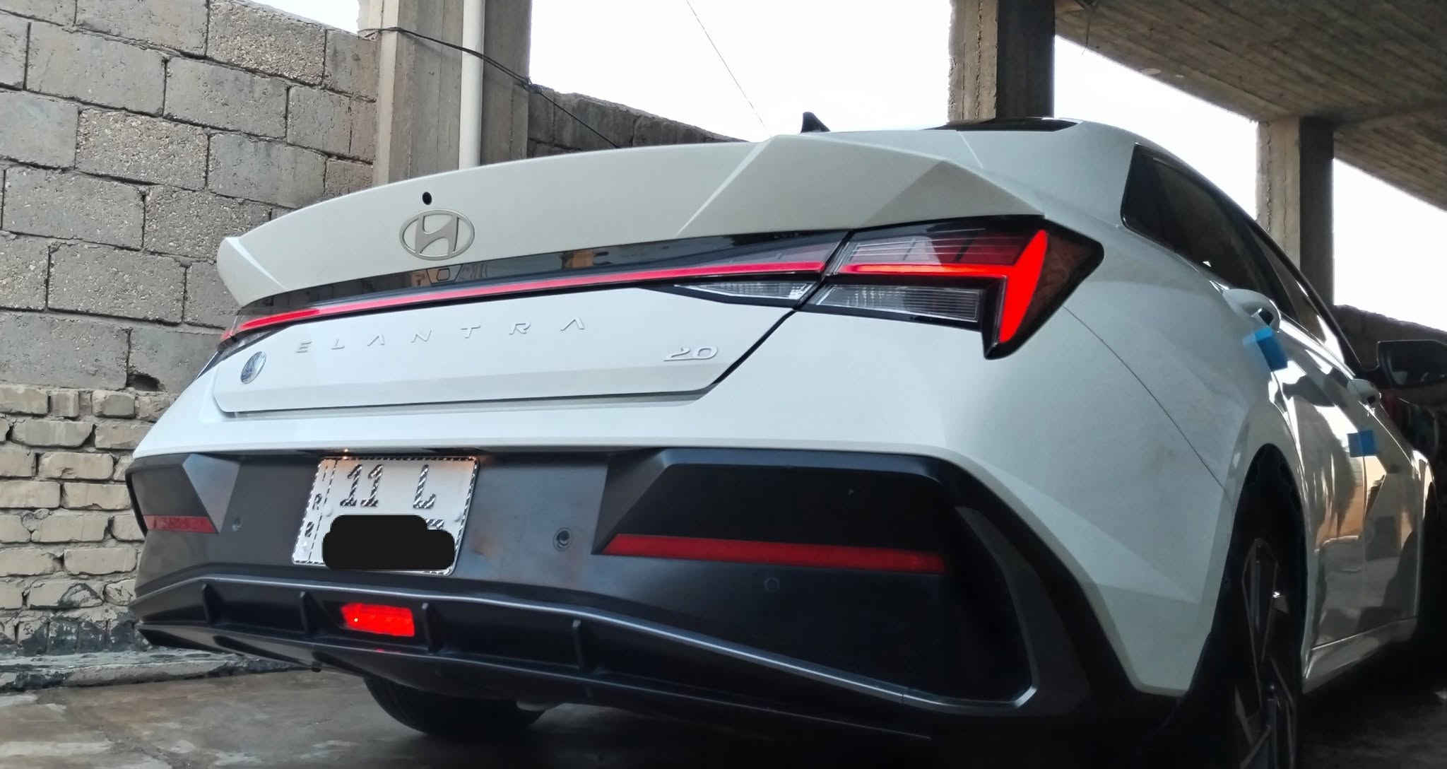 النترا موديل 2024 خليجي مكفولة كفاله عامه محرك 2000 دوش فئة20
رقم بغداد انكليزي بسمي تحويل مباشر 
المواصفات:
ماشيه:40الف
الكاميرا الخلفية
مستشعر وقوف
فتحة السقف
بصمة
مسند الذراع
مرايا جانبية كهربائية
نوافذ كهربائية
حساس المطر
كير طياره
شاشة
التحكم التلقائي في درجة الحرارة
نظام فرملة الطوارئ
2 وسادة هوائية
6 وسائد هوائية
المصابيح الأمامية LED
مانع الانزلاق
قفل مركزي للأبواب
لوحة قيادة رقمية
إضاءة عن بعد
أبل كار بلاي
ABS
رادار
كشافات ضباب
شاحن لاسلكي
تعليق تلقائي
وضع القيادة
التحكم الإلكتروني في الثبات
نظام التوجيه الكهربائي
قفل الأمان للأطفال
حساسات ضغط الإطارات
عدد المقاعد: 5
مكان السيارة :كربلاء طويريج 
السعر 175وبيه مجال 

الهاتف: ***********

نص مكتوب في الصور:
- HONOR X8
- 64MP Quad Camera
- HONOR X8 64MP Quad Camera