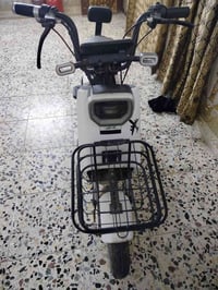 دراجه للبيع حجم الكبير مو 14 اكبر بدون باتري وجوزها عاطله الدراجه تشتغ...