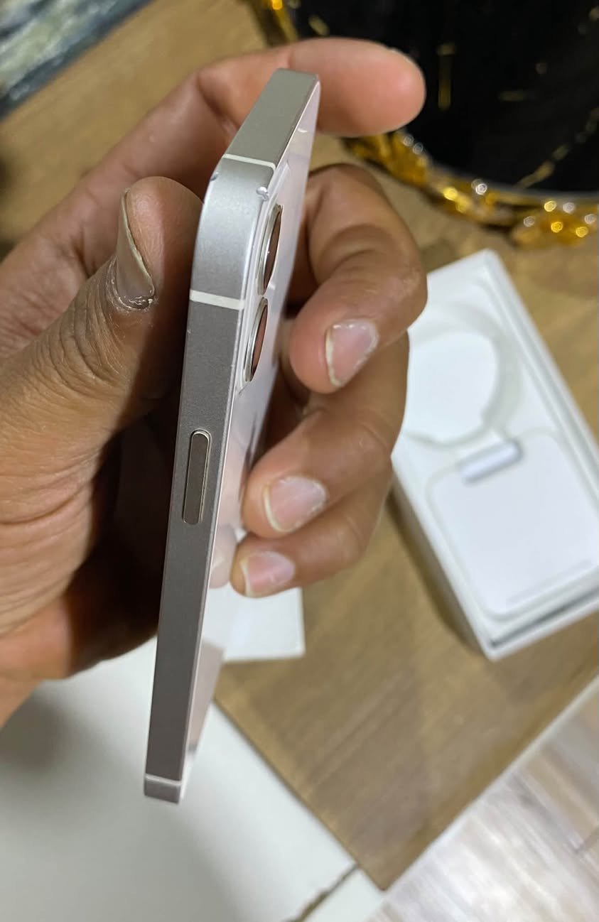 12 mini
ذاكرة 128
جهاز نظيف كلش 
مبدل فقط بطارية والفيس ايدي ميشتغل 
٢٥٠ ألف وبي مجال قليل 
متوفر واتساب ***********

نص مكتوب في الصور:
- ١٢:٥٧
- حول
- الاسم
- < iPhone
- إصدار iOS
- < 27.0
- اسم الطراز
- iPhone 12 mini
- رقم الطراز
- MGE43AA/A
- الرقم التسلسلي
- C7CDQA6T0GPX
- سجل تاريخ القطع والخدمة
- <
- الأغاني
- الفيديوهات
- الصور
- السعة
- ١٢٨ غ.ب.
- متوفرة
- ١١١,٥٢ غ.ب.
- ١٢:٥٧ القطع والخدمة تجمع Apple سجل تاريخ القطع والخدمة، وهذا السجل يعرض معلومات عن هذا الـ iPhone وحالته وتفاصيل إصلاحه. معرفة المزيد... سجل تاريخ الخدمة البطارية غير معروف بصمة الوجه مشكلة