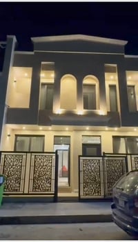 بيت للبيع • ٨٠م • طابقين