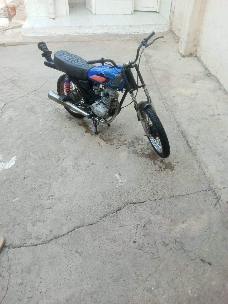 سلام عليكم موطور بارت البيع معيزو كلشي محرك صافي سعر 250 وبي مجال شي قليل رقمي ***********
