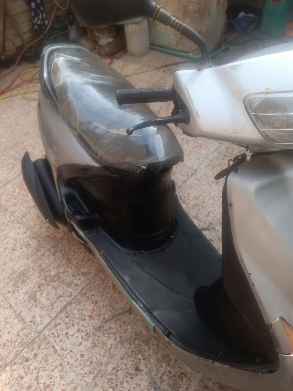 سلام عليكم دراجه فراشه للبيع🦋🛵
شغاله سلف هندر نكره 
مفتوحه مره وحده  دراجه نضيفه وحلوه 
ومحركها خير من الله ماعوزها شي 
كهربائيات كلها شغاله بريكات امامي وخلفي جدد 
تايرات جدد دراجه ميحتاجلها شي السعر 325 الف وبيها مجال مكاني بابل الهاشميه للأستفسار ***********
