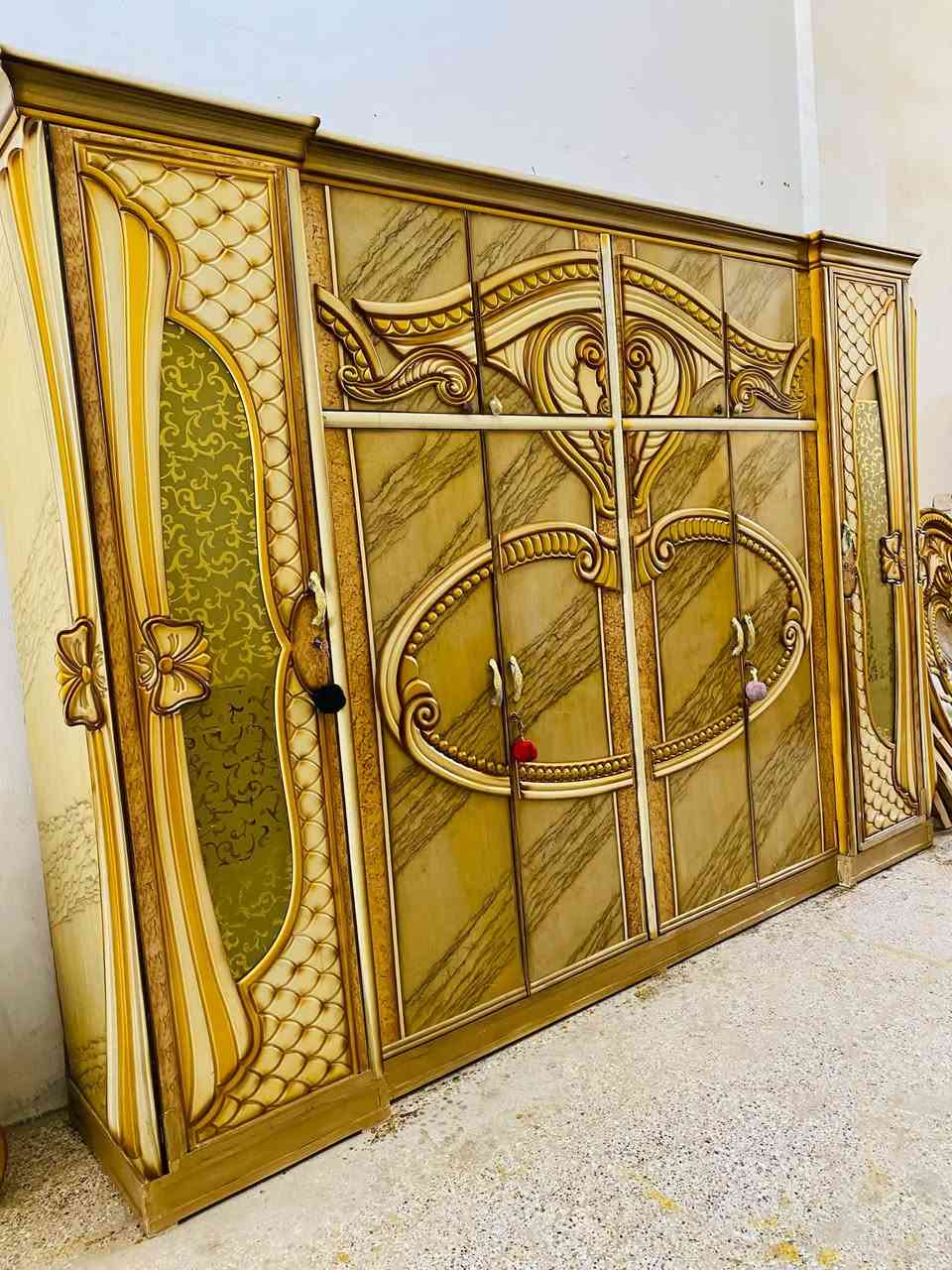 السلام عليكم غرفة عراقي صبغ حراري تصميم تركي 6باب طابقين بسعر750الف وبيها مجال للطيبين عنوان بعقوبة كاطون شارع ابو رباح مجاور ابو سعد جملة مزاد ضي القمر استفسار 

***********

***********
