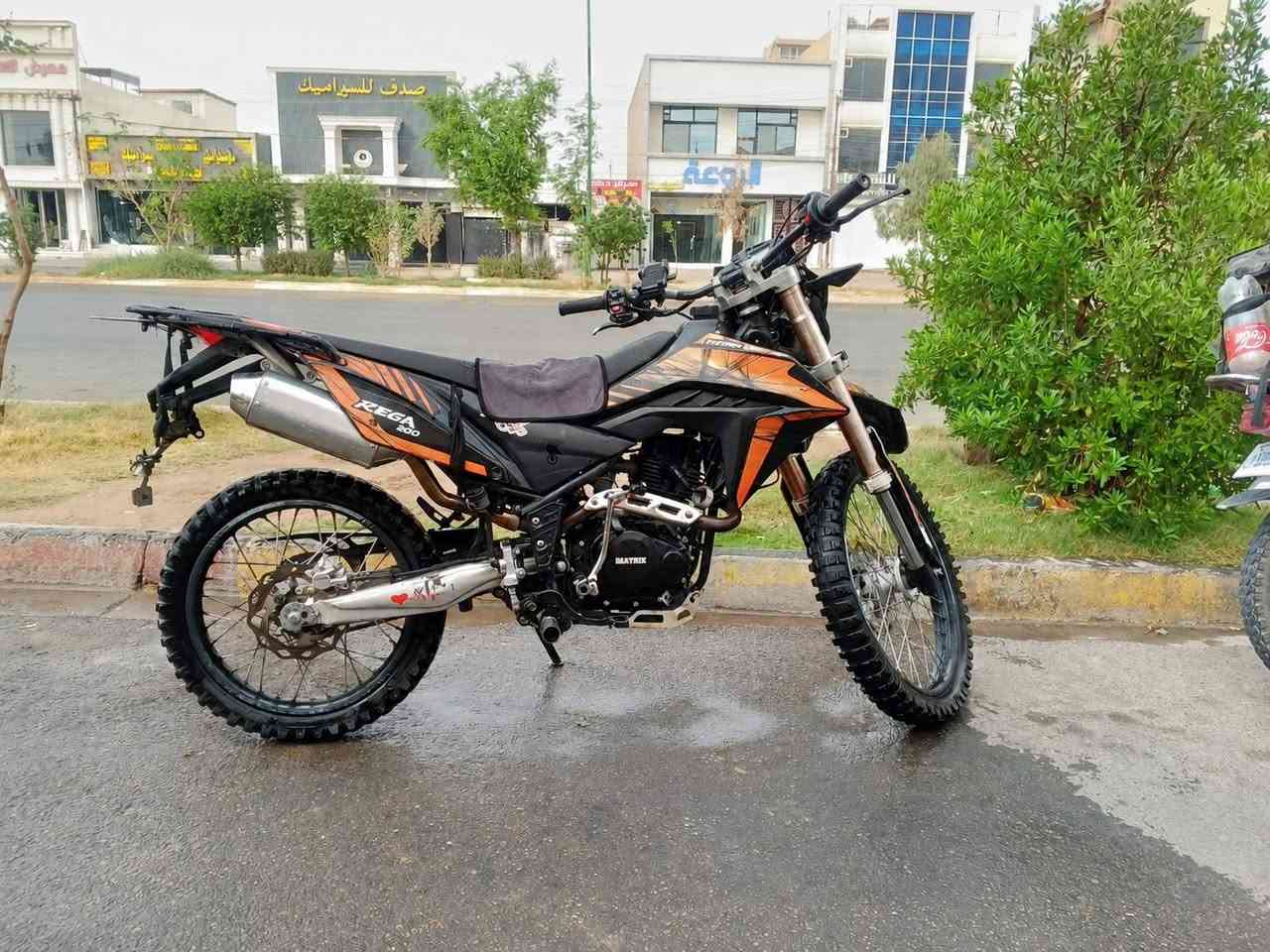 قفاز للبيع MATREX ماتريكس 
200 cc حجم المحرك 
مامفتوح المحرك 
موديل 2021

كهربائيات هورن شغال 
باتري جديد 
 دسكات خلفي امامي شغال 
السعر... 650. لحك جيبه 
عنوان كركوك اسرا مفقودين 
***********
