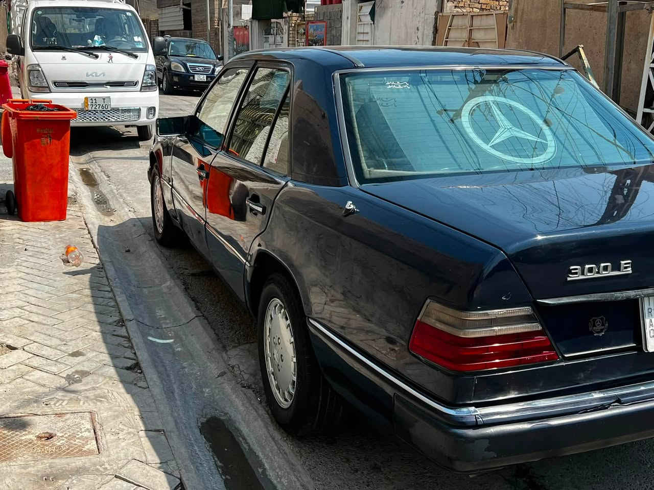 سلام عليكم موديل1988 مكينه وكير وتبريد مكفولات صدر تخم تاير كهربائية كلهه جديد دواخل جديده دواخل قواعد دبل وشواصي مكفولات تكم مكفولات سيارة خير من الله مكينه 300 قبق اسود بلادي كلهه شغالة تبريد خير من الله سعر 45 مكانهه بغداد حي النصر ***********  بي واستاب
