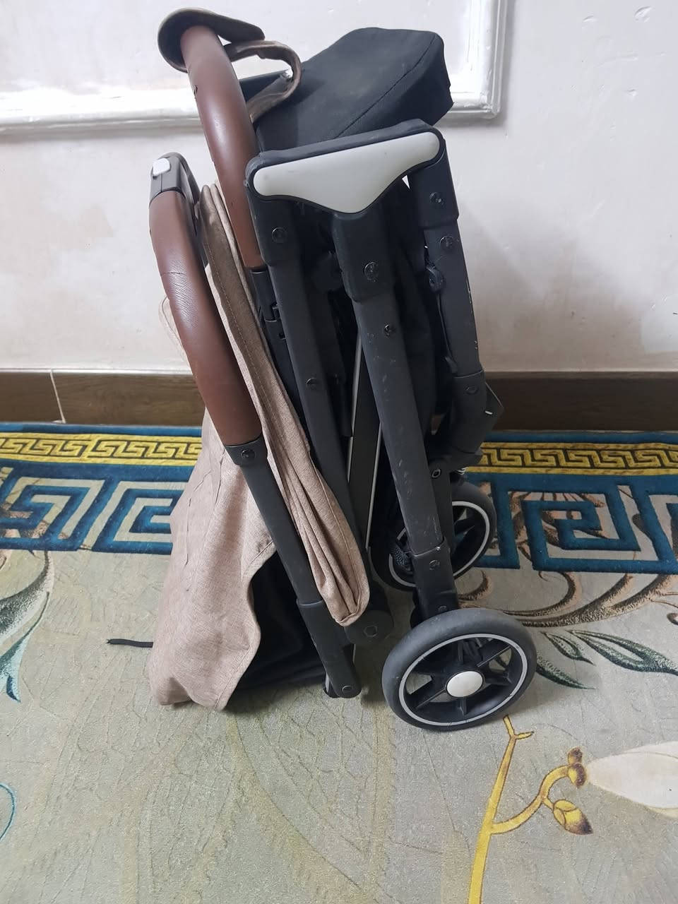 ٧٥ الف مال سفر 
منام وجلوس
***********

