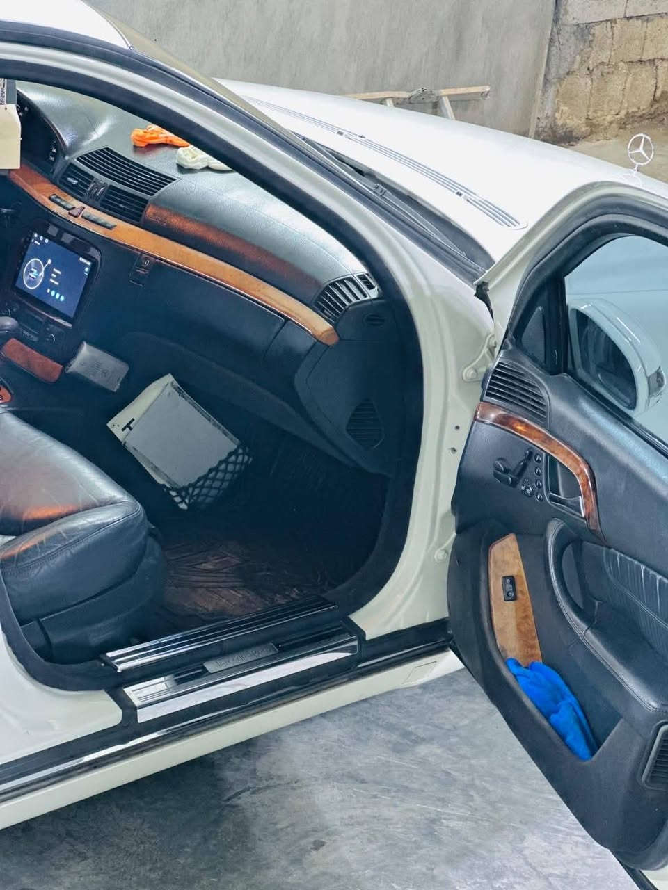 مارسیدز بینز  مۆدێل 2005 AMG s500بیلاد هەشت بستۆن تاقانەی جوانی بێبۆیاخ فول فول مواسەفات 
سڵاهید
کوشن جڵد

کوشن کارەبا
کوشن هیتەر
کوژن غەزن
کوشن کارەبا 
کوشن ساردوگارم 
ئاوێنەکارەبا
ئاوێنە ئیشارەت
ئاوێنەکانی ئەخەوێت
پەردە 
گێڕ عادیو تۆماتیک 
دوگمەی ئێسو دژەخڵیسک فول مواسەفات
سەیارەکەی زۆر زۆرر جوانو جاهیزە 
هەموگیانی لەسەر دەقی شەریکەماوەتەوە بۆنی شەریکەی تیایە 
چونر تایەو ویلی لۆکی لەژێرە 
گێڕو مەکینەوکارە باهیو تەقەو ڕەقەو تەبریدو هەموگیانی بەشەرت چرکەی تیانیە شوێن سەید سادق
سعری 70تاو مەعامەلەیەکی برایانە ***********
