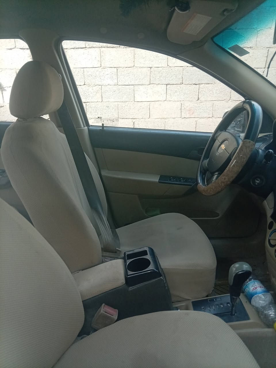 افيو ٢٠١٠ باسمي السعر ٦٠ وبيه مجل 
رقم وات ساب ***********
بيه قطعتين
