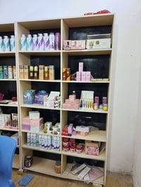 فاترينات عدد 2 للبيع مستعمل  07733372649  بلديات معسكر قرب صورة الامام...