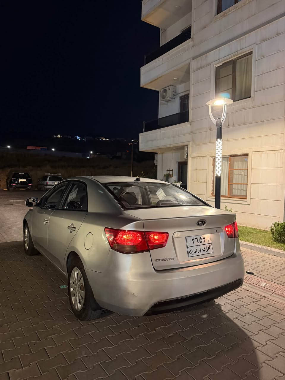 للبيع سيراتو 2009
سعر بلاش 77 ورقة $ 
غرامات 400 $ ينزل من سعر 
ماشيه 170 الف جديد
فقط بونيد صبغ 
اللاتصال *********** دهوك, العراق
