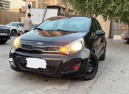 كيا ريو 2015 وارد امريكي محرك GDI رقم انكليزي ديالى  هزة جديدة تحويل ثاني يوم 
تبريد مابيه ناقصه غاز سيارة زينه وخير من الله مكاني بغداد رقمي ***********  سعرها ٦٧وبي مجال الشرايه

نص مكتوب في الصور:
- برزنتير