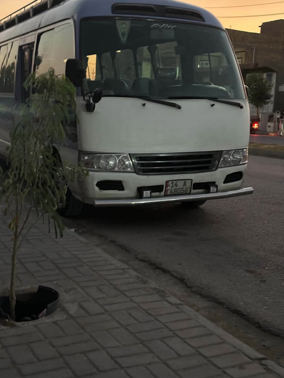 سلام عليكم كوستر للبيع موديل ١٤ رقم بصره انكليزي
اكسل بي ونه خفيفه وباب السياق تبديل بيه بكانات صبغ الذيول تبريد محور حداد جديده تخم تاير الاستفسار ***********مكلف بل نشر 

سعرهه ٢٥٥ وبيهه مجال 

مكانهه واسط نعمانيه

نص مكتوب في الصور:
- @lls_xx