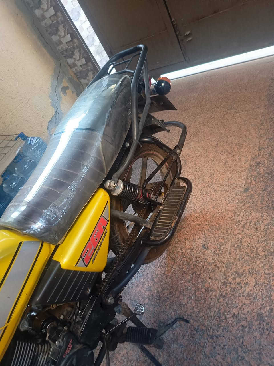 🏍️ للبيع – دراجة دايون نفخ
الموديل: (2022)
مرقم رقم كربلاء بسمي 
اللون: اصفر
الحالة: نظيفة وجاهزة للاستخدام
المحرك: 200
سويج سجينه 2
يجي وياها صندوق+خوذه وسماعات اصليه
مناسبة للدليفري والاستخدام اليومي.
💰 السعر: (2000) قفل
📍 الموقع: (كربلاء حي النقيب)
📞 للاستفسار: (***********)
