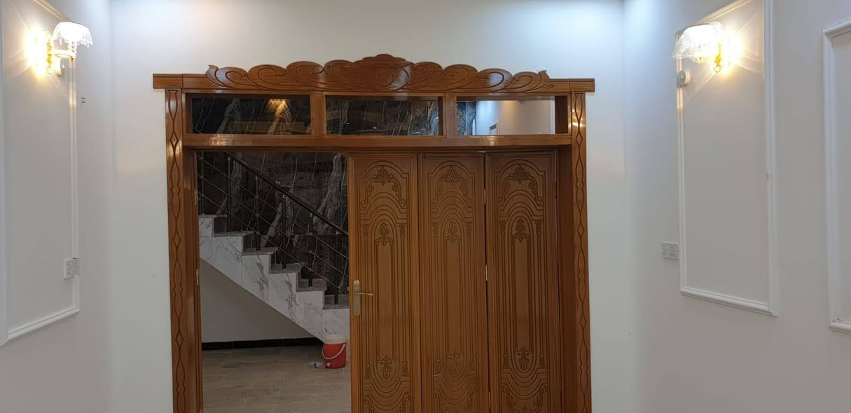 🏠 شركة نور المنهج للوساطة والاستثمار العقاري

🔹 نوع العقار: دار
🔹 نوع العرض: بيع
🔹 رقم كود العرض: S006
🔹 المحافظة: النجف
🔹 القضاء: النجف
🔹 الموقع: النجف
🔹 اسم الحي: حي الجامعة
🔹 المساحة: 100 م2 م²
🔹 الواجهة (العرض): 5م م
🔹 الطول: 20م م
🔹 عدد الطوابق: طابقين
🔹 عدد الغرف: 
🔹 عدد الحمامات: 
🔹 عدد المطابخ: 
🔹 عمر العقار: حديث زيرو غير مسكون
🔹 الحالة: جديد
🔹 السعر: 250.000.000 دينار 
🔹 طريقة الدفع: نقد
🔹 الطابو: طابو صرف
🔹 الكراج / الموقف: لا يوجد
🔹 الأثاث: 
🔹 الخدمات: 
🔹 الملاحظات: بيت حديث في حي الجامعة 100م2 وعرض الشارع 15 م وعلى ساحة

📲 للاستفسار واتساب: ***********
📍 العنوان: النجف الأشرف – شارع الحزام الأخضر – محلات مدينة ألعاب حي السلام – مقابل حي الغدير
