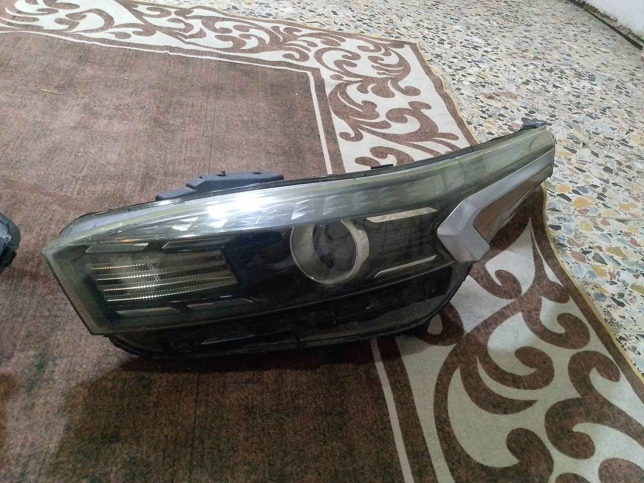 السلام عليكم  مازدات اصليات فورتي 23 بدون ليد

السعر 325 وحده أصلية والثانية اصلية فقط مبدل جامة 

بيها صفار قليل كلش نضيفات 
*********** رقمي
