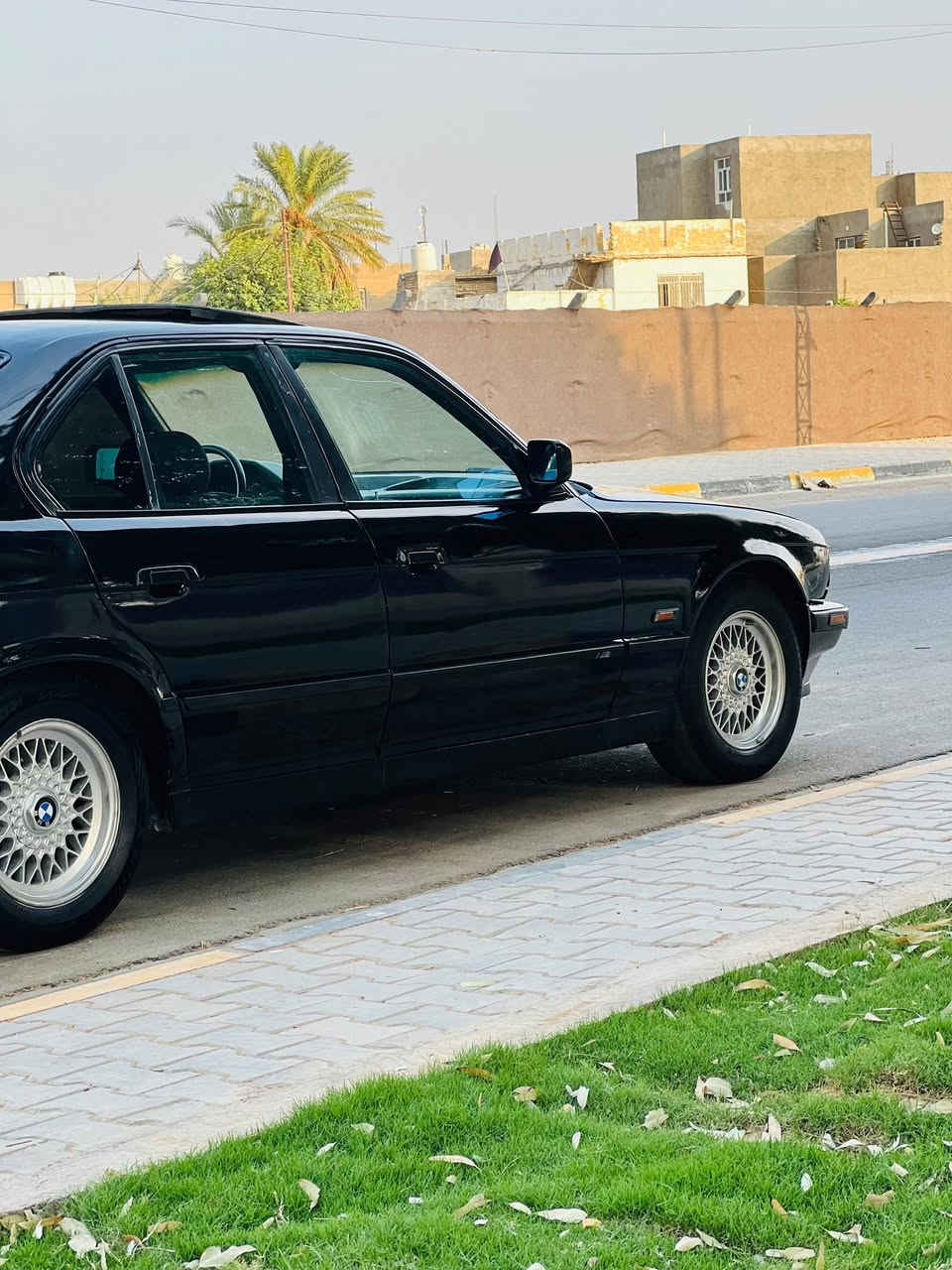 بي ام • ١٩٩٠ • واسط الحي