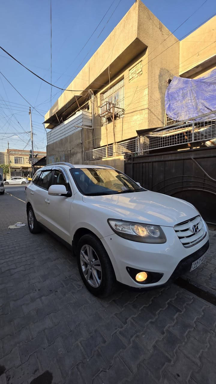 سنتافي12 6سلندر خليجي مواصفات الشركة العامة مكفولة من الضربه وكير جديد ومحرك مكفول راديتر جديد منظومة تبريد جديدة زوج تايرات جديدة اشاير بالمري ثلاجه مواصفات حلوه عدى وجود صبغ موضح بالسونار نتيجة انفجار الاطار سيارة كاملة 
السعر 148رقم الهاتف***********
مكان السيارة الزعفرانية الاربع شوارع
