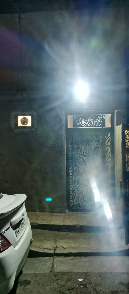 السلام عليكم مشتمل للايجار في منطقة الكسره بشارع كص السيد يحتوي على غرفه وصاله ومطبخ وخدمات وسطح للاستفسار 
***********

