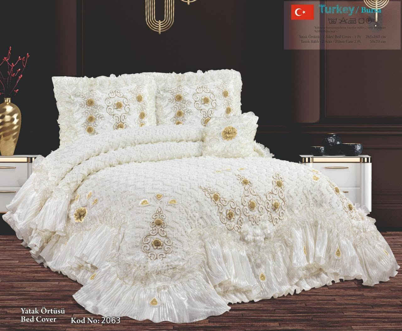 مجمع زهرة لبنان للمفروشات سوق الكبير مجاور مول أبو مهدي *********** فرشه جربايه تركي بوهمي

نص مكتوب في الصور:
- Turkey / Bursa Yalnızca kuru temizleme tavsiye edilir. / only dry clean %100 Polyester Yatak Örtüsü 1 Adet / Bed Cover 1 Pc 265x260 cm Yastık Kılıfı 2 Adet / Pillow Case 2 Pc 50x70 cm Yatak Örtüsü Bed Cover Kod No: 2063