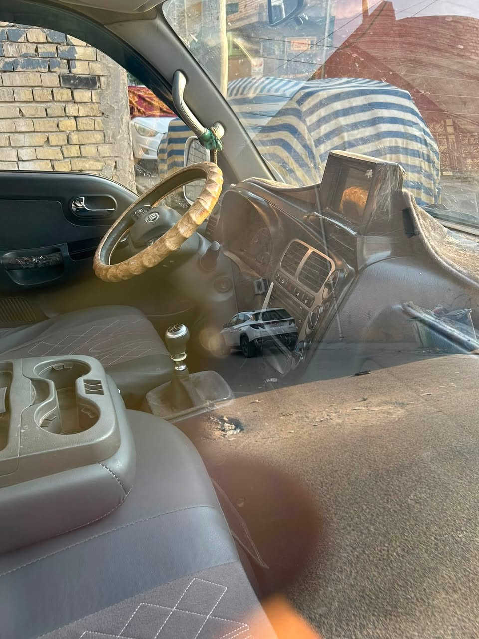 سلام عليكم كيه مسكر ٢٠١٤
سياره حلوه كلش ونضيفه رقم بغداد 
سياره تبريد ثلج كهربايات كله شغاله سياره 
سبعه كير بيه طكه بصيطه نص اصبع خسفه بل تكمه ما مبينه 
ولغد الفوك الماصده معمر فقط السياره جهازه سياره بسمي 
المكان بغداد المعامل السعر ١٢٥وبيه مجال ***********
