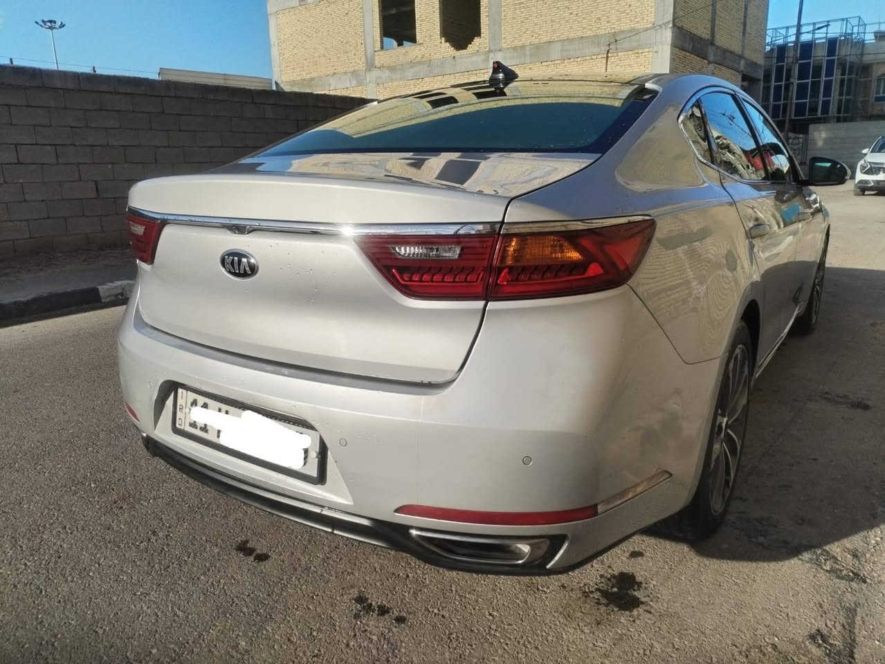 مستعجل على البيع فول الفول
مواصفات خاصة مراوس حسب القناعة
كيا كادنزا
موديل 2018 وارد امريكي
ضرر 3قطع بدون دواخل والبنيد نفسه مامبدل
حادث جدا خفيف
فول مواصفات :-  ✅✅
فول ومكفول من الضربه القويه
مكينه 6 سلندر. اقتصاديه 4انضمه للبانزين
 سبورت واسمارت وايكو
بصمه تشغيل
بصمه أبواب
تبريد أمامي خلفي
تحكم ستيرن
شاشه كامره خلفيه مرايات شفط
حساسات خلفيه
داخل جل
مقاعد كهرباء ٢
ترحيب عن بعد
كشنات تدفئة تبريد
كشنات خزن ميموري
رادار. تحديد مسار
قياده ذاتيه دشبول صاج ملكي
مثبت سرعه
مانع انزلاق
بانورما سماعات سوني
رقم بغداد الجديد             مكان السياره بغداد السعر 144 وبيهه مجال
للاستفسار الاتصال 
***********
