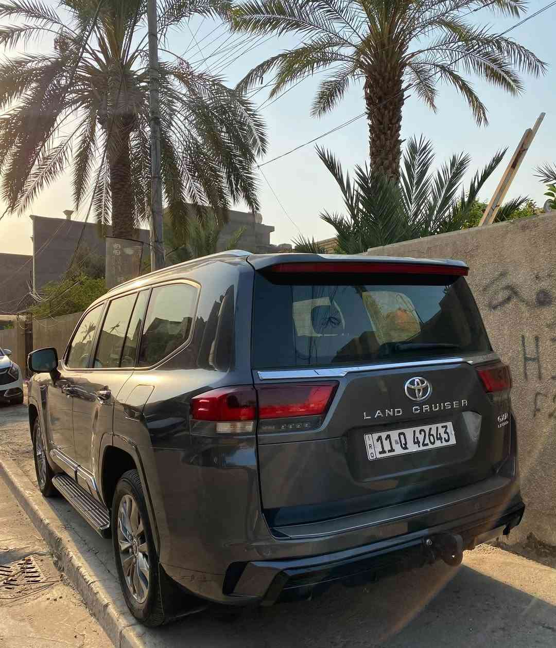 لاندكروز 2024 gxr limted مغلفه ppf
ماشيه 37 كيلو داخلها احمر بريمي السياره و مواصفاتها معروفه تبريد كشنات و تدفئه و كل المواصفات بيها 
الاتصال ***********

