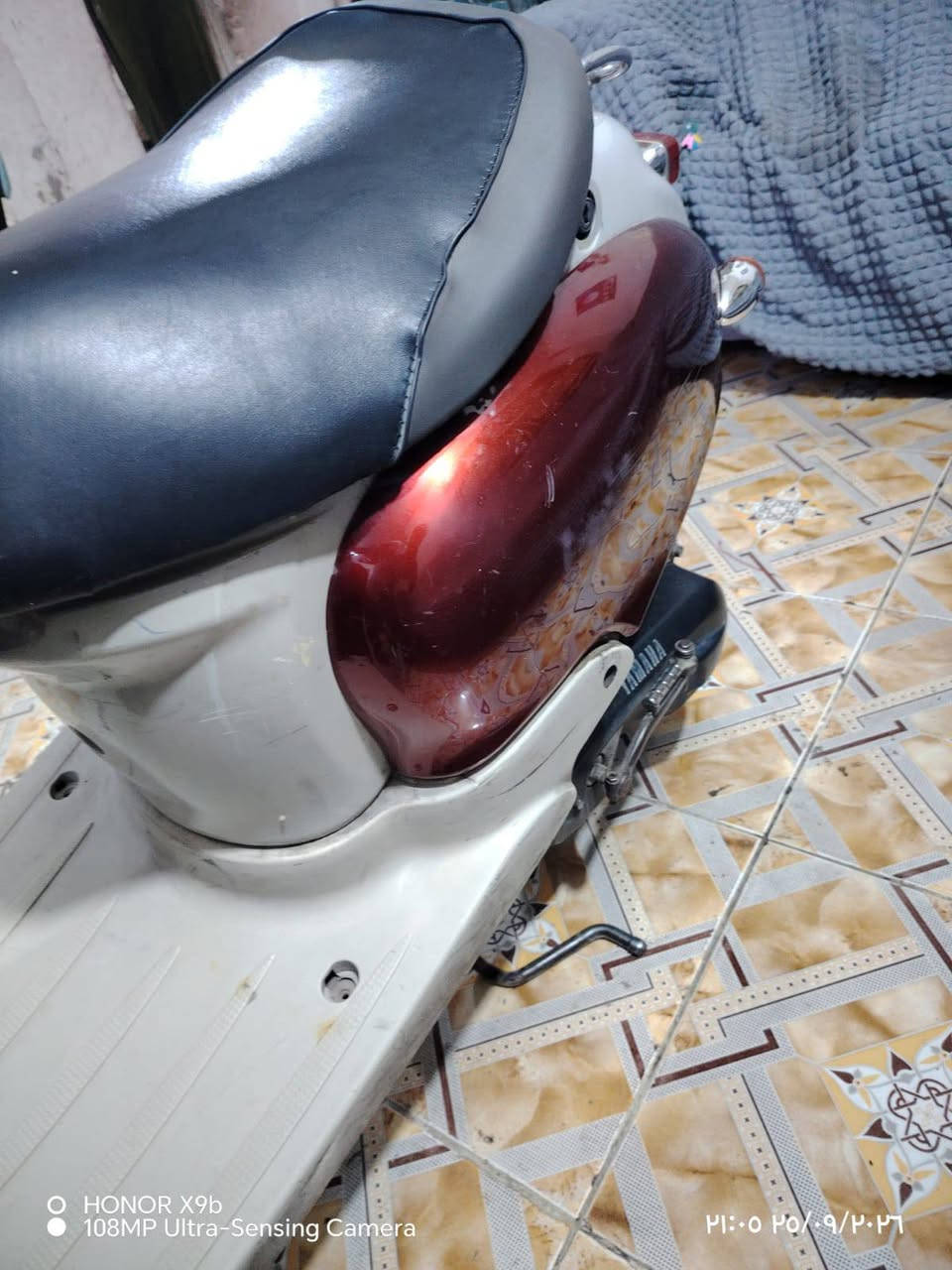 دراجه مصريه كل شغاله سلف هندر لايت اشاير هورن عداد سرعه بانزين قفل جنطه وساكن مكينه تخبل شلعه ومشي وناعمه مكاني ناصريه مركز وهاذه رقمي ***********

سعره 225. مجاله بصيط  تشتغل هندر بس باتري نقصه السلف

نص مكتوب في الصور:
- O HONOR X9b
- 108MP Ultra-Sensing Camera
- HONOR X9b
- PI:٠٤.٢٥/٠٩/٢٠٢٦
- ۶۱۰۵۶۵۰۹/۲/۳۶
- ١٤٣٥/٠٩/٢٦
- ٢١:٠٥ ٢٥/٠٩/٢٠٢٦