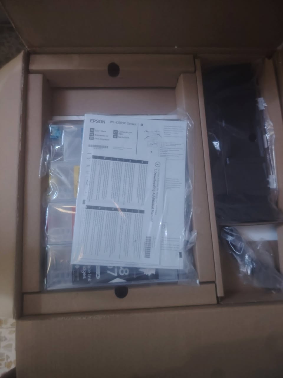 السعر 850 الف وبي مجال قليل
بغداد الشعلة *********** 
طابعة من نوع Epson WorkForce Pro WF-C5890DWF، وهي طابعة متعددة الوظائف مخصصة للشركات ومجموعات العمل الصغيرة.
إليك نظرة سريعة على أبرز مواصفات هذه الطابعة:
• الوظائف الأساسية: تدعم الطباعة، والنسخ (Copy)، والمسح الضوئي (Scan)، والفاكس (Fax)، بالإضافة إلى الاتصال عبر الشبكة اللاسلكية (Wi-Fi) والإيثرنت (Ethernet).
• تقنية الطباعة: تعتمد على تقنية نفث الحبر المبتكرة من إبسون (PrecisionCore)، والتي توفر استهلاكاً منخفضاً جداً للطاقة مقارنة بطابعات الليزر التقليدية.
• الإنتاجية: تتميز بسرعات طباعة عالية وإنتاجية ممتازة مع نظام حزم الحبر عالي السعة الذي يقلل من الحاجة لاستبدال الأحبار بشكل متكرر.
