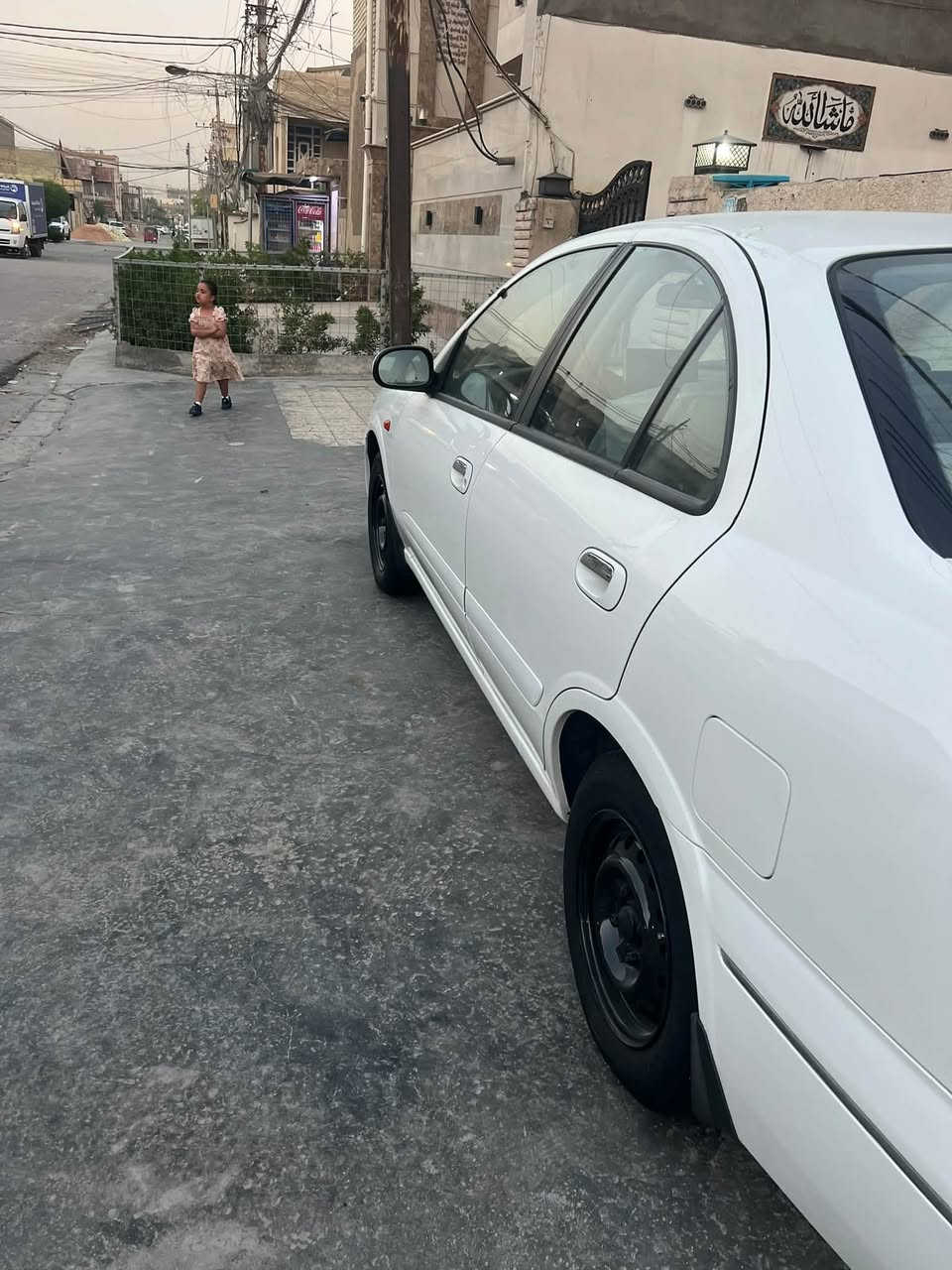 السلام عليكم
نيسان سني موديل ٢٠٠٩ياباني اصل
السياره جديده بمعنى الكلمه 
بيه صبغ باب وره راكب. فقط
السياره تخم تاير جديد وسبير مانازل
كير ومحرك وكهربائيات بلاديه 
صدر امامي خلفي 
تبريد ثلج 
رقم بغداد بأسمي تحويل ثاني يوم
السعر  ١١٠وبيه مجال 
للاستفسار: *********** 
العنوان بغداد
