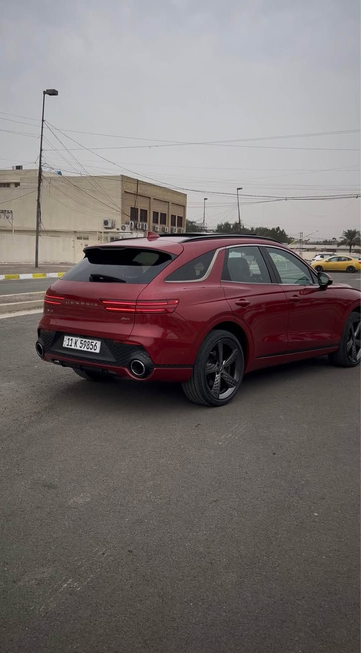 Genesis gv70 sport 2023 
السياره بدون ايرباك ،
حادثها كڤر الصندوك  فقط موجود بالصور 
الصبغ بيها بس قطعة البلاستك مال صندوك تعتبر كلين💯
ماشيه 50 الف كيلو وليس ميل  

* محرك 4 سلندر تيربو 2.5   
* الكير أوتوماتيك 8 سرعات
* دفع رباعي AWD
* اربع وضعيات قيادة  
Eco , comfort , sport, sport+
* حجم الويل رياضي 21 
* تصميم خارجي رياضي.
* تشغيل عن بعد 
* تقديم وترجيع السياره بالبصمة 
* المقاعد الأمامية تدفئه وتبريد .
* المقاعد الأماميه كهربائية مع ذاكرة خزن 
* ستيرن تدفئة
* سقف بانوراما 
* إضاءة داخلية محيطية
* ستائر للأبواب الخلفية
* تحكم تبريد منفصل 
* شاشة وسطية 14.5 
* شاشة عدادات رقمية 12.3 إنچ ثلاثية الأبعاد. 
* شحن لاسلكي للموبايل.
* Apple CarPlay وAndroid Auto.
* دخول ذكي ترحيب 
* صندوك كهرباء 
* كاميرا 360 درجة 
* كاميرا مراقبة النقطة العمياء
* رادار مثبت سرعة متكيف
* تحذير وتصحيح المسار 
* مراقبة النقطة العمياء
* تحذير من الاصطدام الأمامي
* فرملة طوارئ أوتوماتيكية
* تحذير حركة المرور الخلفية
* مساعد ركن
* مساعد الركن عن بُعد

 السعر 36500$ وبي مجال 
*********** بغداد, العراق
