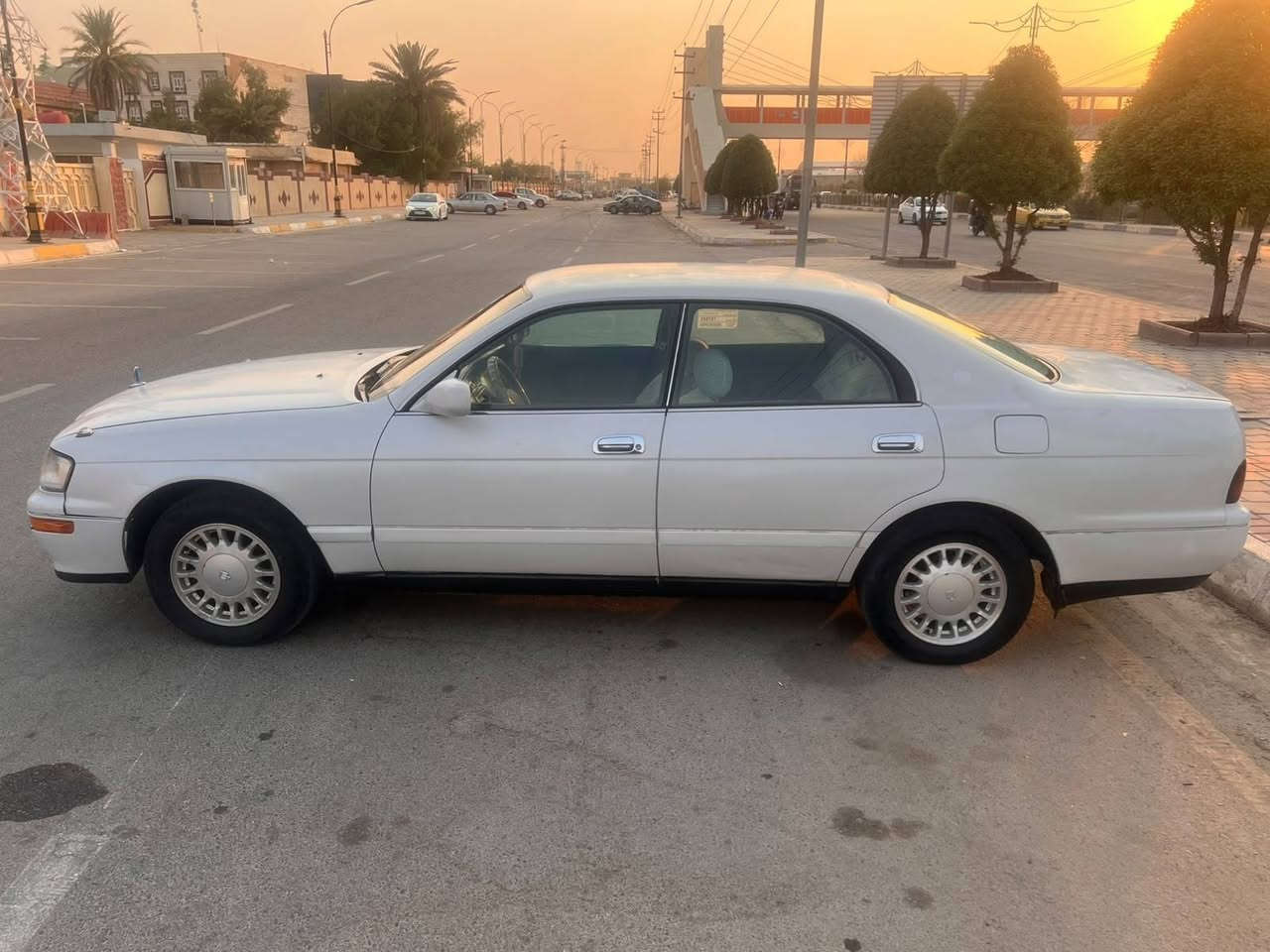 السلام عليكم
كراون بطه موديل 1992 (متصل )  

گير محرك 2 ونص حاويه جديد بشرط 

سياره صبغ مابيها مكفوله من ضربه تبريد ثلج ❄️

سنترك لوك 

تخم تاير +سبير جديد

باتري جديد نزولات وبلكلات جديد سياره مسوي عليها ايدامه كامله 

مكفوله من كصه ونقل جثه وكل اصولياتها القانونيه

رقم بغداد تحويل ثاني يوم  

 

 تجي تشوف وتاخذ ماي العين 

مكان ديالى 

📳رقم تلفون:  ***********
